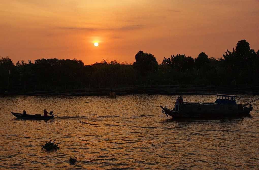 /fm/Files//Package/7 days south of vietnam/sunsetmekong.jpg